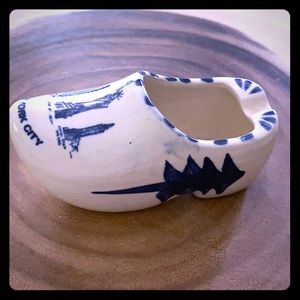 🎉🎉Vintage Clog ash tray